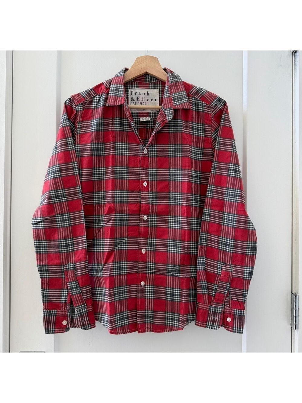 Frank & Eileen Shirt Womens Small Eileen Red Plaid Relaxed Blouse Button Up M
